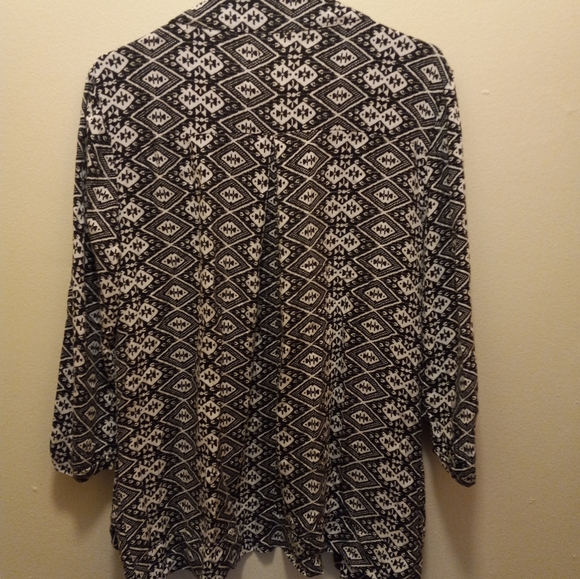 Hollister Black & White Cardigan - Picture 3 of 3